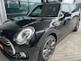 MINI Clubman Mini 1.5 Cooper Chili | AUTOMAAT | LEDER | SCHUIF/KANTELDAK | CARPLAY/ANDROID | HARMAN/KARDON | HEAD-UP DISPLAY | NAVI | CAMERA | CRUISE CONTROL | PDC V+A | CLIMATE CONTROL | LMV 18'' | STOELVERWARMING | KEYLESS | LED | BLUETOOTH