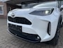 Toyota Yaris Cross 1.5 Hybrid 130 Dynamic + Comfort Pack dodehoekdetectie / stoelverwarming / stuurwielverwarming / parkeersensoren voor + achter / Navigatie / Apple Carplay / Android Auto / parkeercamera / 10 jaar Toyota garantie / rijklaarprijs incl. Toyota Pechhulppas