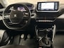 Peugeot 2008 1.2 PureTech Allure Sport (VIRTUAL COCKPIT, APPLE CARPLAY, GROOT NAVI, 360 CAMERA, LEDER, SPORTSTOELEN, KEYLESS, CRUISE, NIEUWSTAAT)
