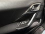 Peugeot 2008 1.2 PureTech Allure (PANORAMADAK, APPLE CARPLAY, NAVIGATIE, LEDER, SPORTSTOELEN, PARKEERSENSOREN, CRUISE, NIEUWE APK, NIEUWSTAAT)