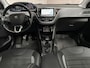 Peugeot 2008 1.2 PureTech Allure (PANORAMADAK, APPLE CARPLAY, NAVIGATIE, LEDER, SPORTSTOELEN, PARKEERSENSOREN, CRUISE, NIEUWE APK, NIEUWSTAAT)