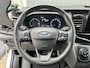 Ford E-Transit 350 L3H2 Trend 68 kWh Kastinrichting Werkplaatsinrichting Airco Cruise controle 360° Camera Navigatiesysteem Telefoonverbinding Parkeersensoren voor en achter 2-Persoons Oplaadkabels Stoelverwarming Bottinrichting