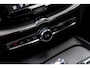Volvo XC60 2.0 T6 AWD Black Edition | B&W | Massage | Trekhaak |