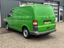 Volkswagen Transporter 2.0 TDI L1H1 Airco Cruise controle Trekhaak 2200kg trekgewicht Telefoonverbinding Navigatiesysteem Camera Schuifdeur Euro 5