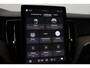 Volvo XC60 T8 Plug-in hybrid Ultra Dark | Trekhaak | Panoramadak | Head-Up | 360° Camera | ACC | 20 Inch