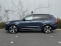 Volvo XC90 2.0 T8 Recharge AWD Ultimate Dark | Plug-in Hybrid (PHEV) | 360 Graden Camera | Lichtmetalen Velgen 22 inch | Trekhaak | Nappaleder | Sportstoelen | Panoramadak | Head-up Display | Keyless Entry | Elektrische Achterklep | Harman Kardon Audio