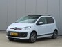 Volkswagen Up! 1.0 BMT high up! | Panorama dak | Achteruitrijcamera | Stoelverwarming | Climate control | NAP!
