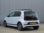 Volkswagen Up! 1.0 BMT high up! | Panorama dak | Achteruitrijcamera | Stoelverwarming | Climate control | NAP!