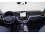 Volvo XC60 T6 Recharge AWD Plus Bright - Panorama/schuifdak - IntelliSafe Assist & Surround - 360º Camera - Harman Kardon audio - Verwarmde voorstoelen, stuur & achterbank - Parkeersensoren voor & achter - Elektr. bedienb. voorstoelen met geheugen - Head up display - Draadloze tel. lader - Extra getint glas - 19' LMV