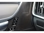 Volvo V90 T6 Recharge AWD Plus Dark - Panorama/schuifdak - IntelliSafe Assist & Surround - 360º Camera - Harman Kardon audio - Verwarmde voorstoelen, stuur & achterbank - Parkeersensoren voor & achter - Elektr. bedienb. voorstoelen met geheugen - Head up display - Draadloze tel. lader - Extra getint glas - 19' LMV