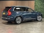 Volvo XC90 T8 AWD Recharge Ultimate Ultra Bright | Luchtvering | Trekhaak | All Season banden | 360 Camera | Head-Up Display | Harman Kardon | 455pk | Adaptieve Cruise Control | Standkachel met Volvo On Call App | Stoelverwarming voor+achter | Stuurwielverwarming | Schuifdak | Full LED Meesturende koplampen | Pilot Assist | BLIS Dode Hoek Detectie | Alcantara hemelbekleding | Lederen zonnekleppen en handgrepen | Elektrische voorstoelen geheugen | Lederen bekleding | Zitting verlenging voorstoelen | Lederen dashboard | 20 Inch | Google Infotainment | Keyless Drive | Privacy Glass | Elektrisch bedienbare achterklep | Geïntegreerd kinderzitje achterin | Geïntegreerde zongordijnen achterportieren | Verlichte instaplijsten | 7-Persoons | 4-Zone Climate Control | DAB Radio | Apple Carplay/Android Auto | Alarm Klasse III | Draadloos telefoon opladen | Volvo On Call met mobiele App functie | Denim Blue Metallic |