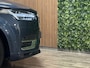 Volvo XC90 T8 AWD Recharge Ultimate Ultra Bright | Luchtvering | Trekhaak | All Season banden | 360 Camera | Head-Up Display | Harman Kardon | 455pk | Adaptieve Cruise Control | Standkachel met Volvo On Call App | Stoelverwarming voor+achter | Stuurwielverwarming | Schuifdak | Full LED Meesturende koplampen | Pilot Assist | BLIS Dode Hoek Detectie | Alcantara hemelbekleding | Lederen zonnekleppen en handgrepen | Elektrische voorstoelen geheugen | Lederen bekleding | Zitting verlenging voorstoelen | Lederen dashboard | 20 Inch | Google Infotainment | Keyless Drive | Privacy Glass | Elektrisch bedienbare achterklep | Geïntegreerd kinderzitje achterin | Geïntegreerde zongordijnen achterportieren | Verlichte instaplijsten | 7-Persoons | 4-Zone Climate Control | DAB Radio | Apple Carplay/Android Auto | Alarm Klasse III | Draadloos telefoon opladen | Volvo On Call met mobiele App functie | Denim Blue Metallic |