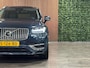 Volvo XC90 T8 AWD Recharge Ultimate Ultra Bright | Luchtvering | Trekhaak | All Season banden | 360 Camera | Head-Up Display | Harman Kardon | 455pk | Adaptieve Cruise Control | Standkachel met Volvo On Call App | Stoelverwarming voor+achter | Stuurwielverwarming | Schuifdak | Full LED Meesturende koplampen | Pilot Assist | BLIS Dode Hoek Detectie | Alcantara hemelbekleding | Lederen zonnekleppen en handgrepen | Elektrische voorstoelen geheugen | Lederen bekleding | Zitting verlenging voorstoelen | Lederen dashboard | 20 Inch | Google Infotainment | Keyless Drive | Privacy Glass | Elektrisch bedienbare achterklep | Geïntegreerd kinderzitje achterin | Geïntegreerde zongordijnen achterportieren | Verlichte instaplijsten | 7-Persoons | 4-Zone Climate Control | DAB Radio | Apple Carplay/Android Auto | Alarm Klasse III | Draadloos telefoon opladen | Volvo On Call met mobiele App functie | Denim Blue Metallic |