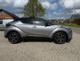 Toyota C-HR / C-HR+ 1.8 Hybrid Bi-Tone Plus JBL | Camera | Leder | Stoel & Stuur VW | A.S. Banden | PDC | Navigatie