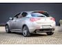 Alfa Romeo Giulietta 1.750 Turbo Veloce | RIJKLAAR! | Clima | Cruise | Navigatie | DAB+ | Grigio Magnesio | PDC | Sportstoelen |