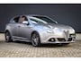 Alfa Romeo Giulietta 1.750 Turbo Veloce | RIJKLAAR! | Clima | Cruise | Navigatie | DAB+ | Grigio Magnesio | PDC | Sportstoelen |
