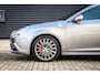 Alfa Romeo Giulietta 1.750 Turbo Veloce | RIJKLAAR! | Clima | Cruise | Navigatie | DAB+ | Grigio Magnesio | PDC | Sportstoelen |