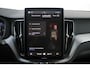 Volvo XC60 T6 Plug-in hybrid AWD Core | Harman Kardon Geluidsinstallatie | Stuurwiel Verwarmbaar | Stoelen voor/achter verwarmbaar | 360 Graden Camera | Adaptieve Cruise Control | Pilot Assist | Extra getinte ramen achter | 19'' Lichtmetalen velgen