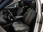 Peugeot 5008 1.2 PureTech Allure Sport 7P(PANORAMADAK,APPLE CARPLAY,NAVI,CAMERA,360 VIEW,SFEER VERLICHTING,SPORTSTOELEN,LM VELGEN)