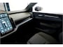 Volvo EX30 Single Motor Extended Range Plus 69 kWh HARMAN/KARDON + EL.TREKHAAK + STOEL-&STUURVERWARMING + ADAPT.CRUISE + BLIS + PRIVACY GLASS + KEYLESS ENTRY&DRIVE + CAMERA + PARKSENSOREN + 19" LM-VELGEN!!