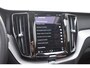 Volvo XC60 T6 350PK Automaat Plug-in Hybrid AWD Plus Bright / Navigatie / Elektrisch glazen schuif-kanteldak / Leren bekleding / Elektrisch verstelbare stoelen met geheugen / Stuur & Stoelverwarming / Achteruitrijcamera / Elektrische achterklep / Cruise control
