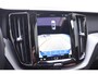Volvo XC60 T6 350PK Automaat Plug-in Hybrid AWD Plus Bright / Navigatie / Elektrisch glazen schuif-kanteldak / Leren bekleding / Elektrisch verstelbare stoelen met geheugen / Stuur & Stoelverwarming / Achteruitrijcamera / Elektrische achterklep / Cruise control