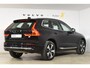 Volvo XC60 T6 350PK Automaat Plug-in Hybrid AWD Plus Bright / Navigatie / Elektrisch glazen schuif-kanteldak / Leren bekleding / Elektrisch verstelbare stoelen met geheugen / Stuur & Stoelverwarming / Achteruitrijcamera / Elektrische achterklep / Cruise control
