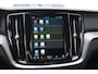 Volvo V60 B4 211PK Automaat Plus Bright / Adaptieve cruise control / BLIS / Elektrische stoelen / stuur - stoelverwarming / elektrische achterklep