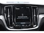 Volvo V60 B4 211PK Automaat Plus Bright / Adaptieve cruise control / BLIS / Elektrische stoelen / stuur - stoelverwarming / elektrische achterklep