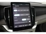 Volvo XC90 T8 Plug-in hybrid Ultra Dark | Bowers&Wilkins | Luchtvering | Massage | 22 Inch | Trekhaak | Head-Up