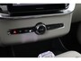 Volvo XC90 T8 Plug-in hybrid Ultra Dark | Bowers&Wilkins | Luchtvering | Massage | 22 Inch | Trekhaak | Head-Up