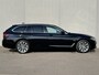 BMW 5-Serie Touring 530e xDrive Executive / Elektrische trekhaak 2.000 kg / LED / Volledig Dealer Onderhouden / Leder / Apple Carplay/Android Auto / Camera / Navigatie / Stoel Verwarming / Zonne Wering / ACC /