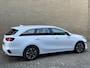 Kia Ceed Sportswagon 1.6 GDI PHEV DynamicLine | Facelift | Camera | Apple CarPlay / Android Auto | Cruise control | Lane assist | DAB | LED | Keyless entry&start | 16 inch velgen | Stoel&stuurverwarming | Volledig dealeronderhouden | Fabrieksgarantie