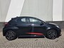 Toyota Yaris 1.5 Hybrid Dynamic met RED pack Climaat Cruise LM velgen