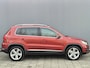 Volkswagen Tiguan BWJ 12-2014 | 1.4T 161PK R-Line Edition AUTOMAAT | TREKHAAK | PANO DAK | NAVI | CAMERA A | CLIMA | PDC | 17'' LMV | PRIVACY GLASS |