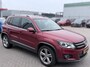 Volkswagen Tiguan BWJ 12-2014 | 1.4T 161PK R-Line Edition AUTOMAAT | TREKHAAK | PANO DAK | NAVI | CAMERA A | CLIMA | PDC | 17'' LMV | PRIVACY GLASS |