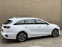 Kia Ceed Sportswagon 1.6 GDI PHEV DynamicPlusLine | Facelift model | Adaptieve cruise | Camera | Navigatie | Apple CarPlay / Android Auto | Keyless entry&start | LED | DAB | Stoel&stuurverwarming | Volledig dealeronderhouden | Fabrieksgarantie
