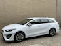 Kia Ceed Sportswagon 1.6 GDI PHEV DynamicPlusLine | Facelift model | Adaptieve cruise | Camera | Navigatie | Apple CarPlay / Android Auto | Keyless entry&start | LED | DAB | Stoel&stuurverwarming | Volledig dealeronderhouden | Fabrieksgarantie