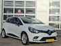 Renault Clio Estate 0.9 TCe Limited | Navigatie | LM Velgen 16" | Parkeersensoren Achter | Cruise Control | DAB | Airco |