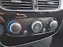 Renault Clio Estate 0.9 TCe Limited | Navigatie | LM Velgen 16" | Parkeersensoren Achter | Cruise Control | DAB | Airco |