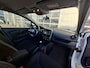 Renault Clio Estate 0.9 TCe Limited | Navigatie | LM Velgen 16" | Parkeersensoren Achter | Cruise Control | DAB | Airco |