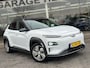 Hyundai Kona Electric EV Fashion 64 kWh | SOH: 95,5% | Full LED | Blindspot | Elektr Stoelen | Two Tone White - Darknight metallic |