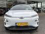 Hyundai Kona Electric EV Fashion 64 kWh | SOH: 95,5% | Full LED | Blindspot | Elektr Stoelen | Two Tone White - Darknight metallic |
