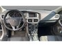 Volvo V40 1.5 T2 Polar+ | Automaat | Stoelverwarming | Navigatie | LED koplampen | Volvo dealer onderhouden | Parkeersensoren achter | Climate control | Cruise control | Volvo On Call | 16 inch velgen | Regensensor |
