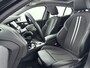 BMW 1-Serie 118i Executive Edition AUTOMAAT | PANORAMADAK | CLIMATE CONTROL | NAVIGATIE