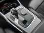 BMW 3-Serie 318i Business Edition | M-SPORT PAKKET | HALF LEDER-ALCANTARA INTERIEUR | ACHTERUITRIJCAMERA | APPLE CARPLAY | ANDROID AUTO | TREKHAAK WEGKLAPBAAR | LED VERLICHTING | INTERIEUR VERLICHTING |