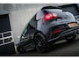 Volkswagen Golf 3.2 R32 / 4Motion/ Handgeschakeld/ M6A-Int./ Bi-Xenon/ Leder/ Stoelverw./ BBS/ 19''LMV