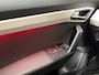 SEAT Arona 1.0 TSI Xcellence Sport (APPLE CARPLAY, GROOT NAVI, CAMERA, ZWART DAK, SFEERVERLICHTING, SPORTSTOELEN, KEYLESS, CRUISE, GETINT GLAS, NIEUWSTAAT)