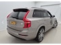 Volvo XC90 2.0 T8 Recharge AWD R-Design 455 PK 7| Automaat | Elektrisch Panoramadak | Head Up Display | Harman Kardon | Stoelverwarming | Elektrische stoelen met geheugen | 7 Persoons | Climate Control | Cruise Control | Elektrische Achterklep | Achteruitrij Camera |