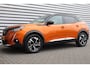 Peugeot 2008 1.2 PURETECH 130PK GT PACK AUTOMAAT / NAVI / LEDER / CLIMA / PDC / 17" LMV / CAMERA / PANO. DAK / KEYLESS / FULL-LED / 1E EIGENAAR / NIEUWSTAAT !!